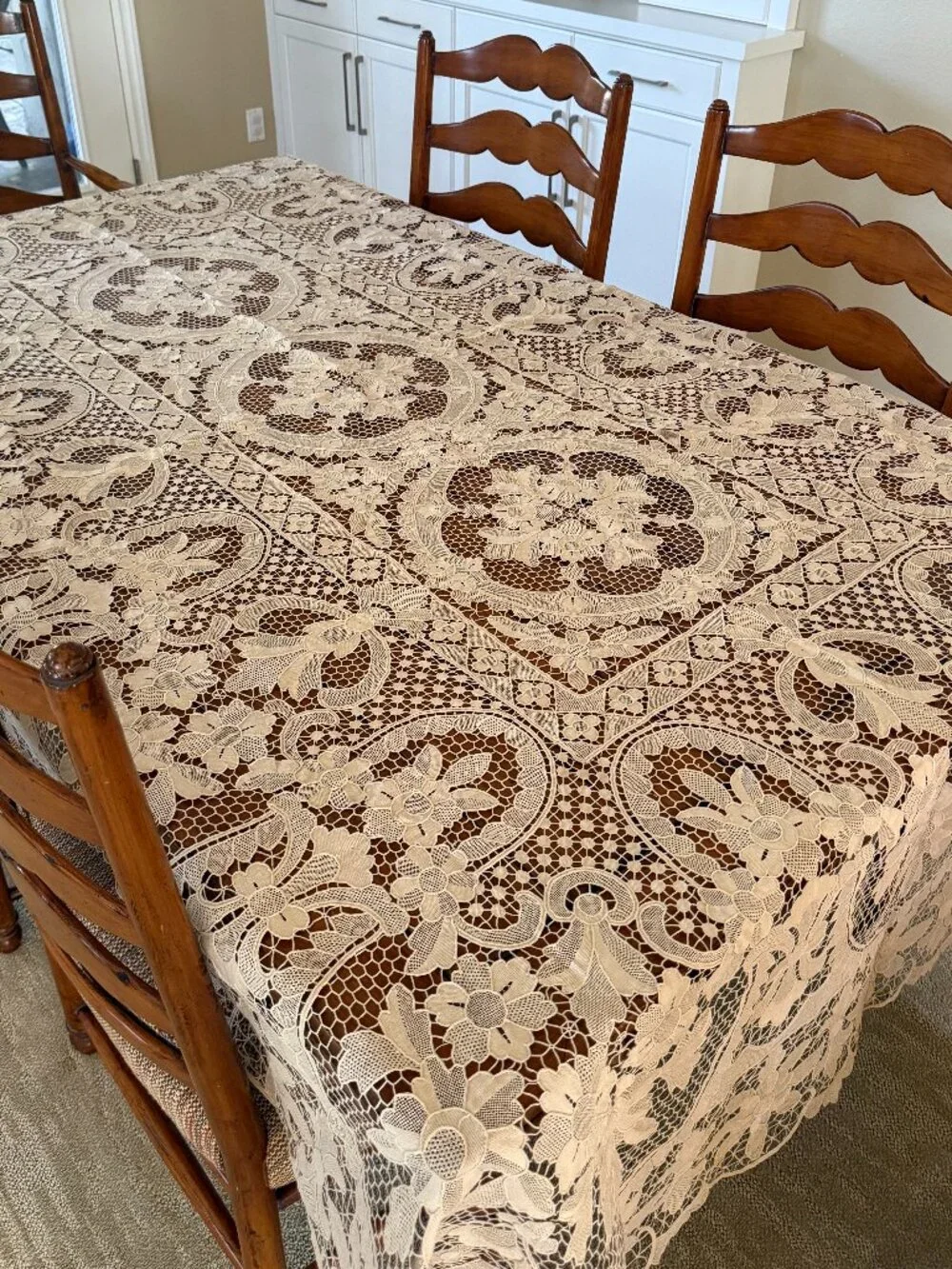 Vintage Guipure Lace Tablecloth – Ivory Cotton, Excellent condition!